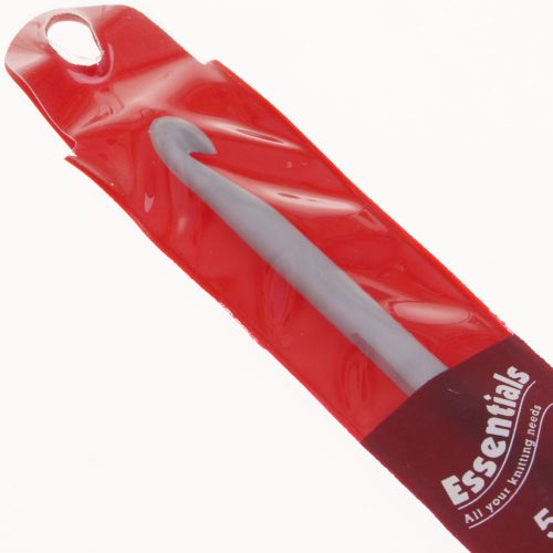 111. 5.5mm Crochet Hook - 15cm